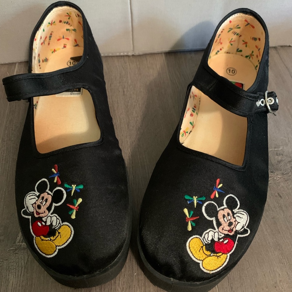 Mickey Mouse shoes ladies size 8 black wore once